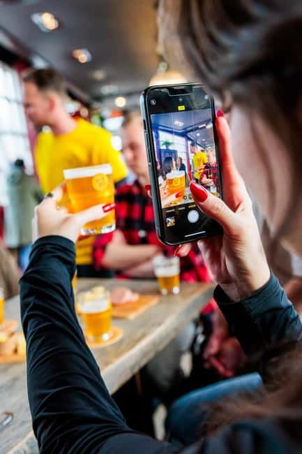 Amsterdam: Dutch Craft Beer Tasting with cheese and snacks - Your 1-hour schedule: what happens during the session