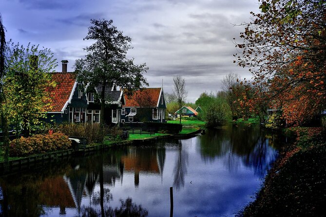 Amsterdam E Bike Tour to the Windmills of Zaanse Schans - Meet at Mike’s Bike Tours in Amsterdam Oosterdoksstraat (and plan your pace)