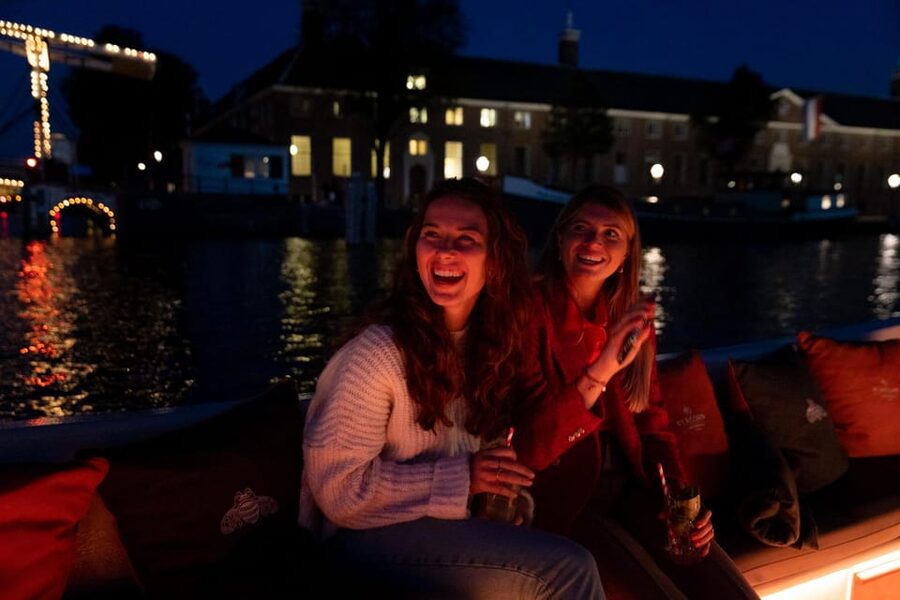 Amsterdam: Evening Canal Cruise with (Open) Bar on Board - What to pack, when to go, and how to enjoy the full 60 minutes