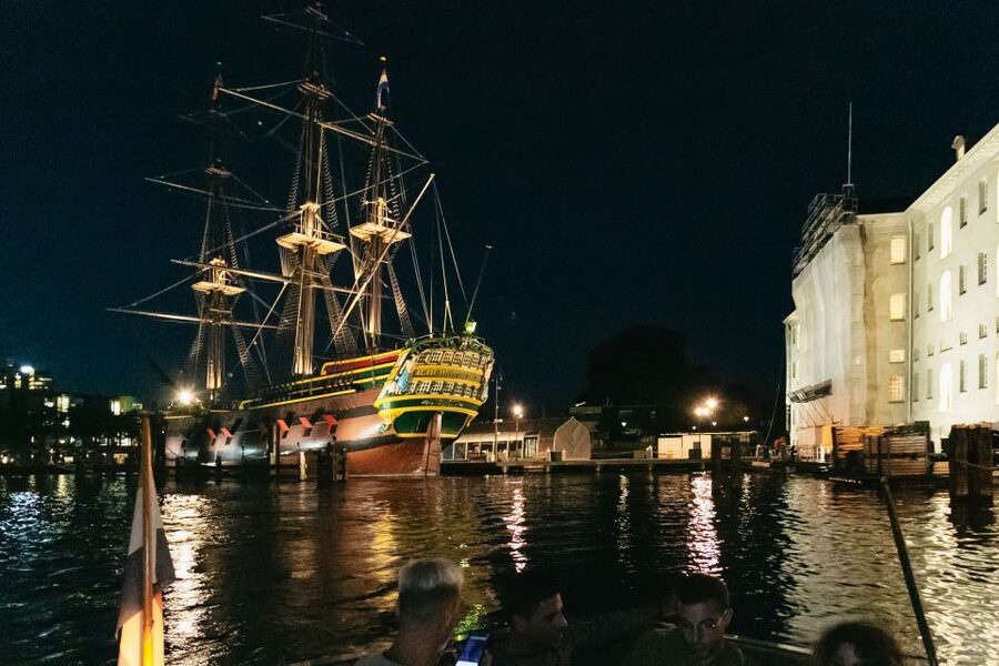 Amsterdam: Evening Cruise with Optional Wine and Snacks - Westerkerk, Haarlemmersluis, and the waterways’ working rhythm