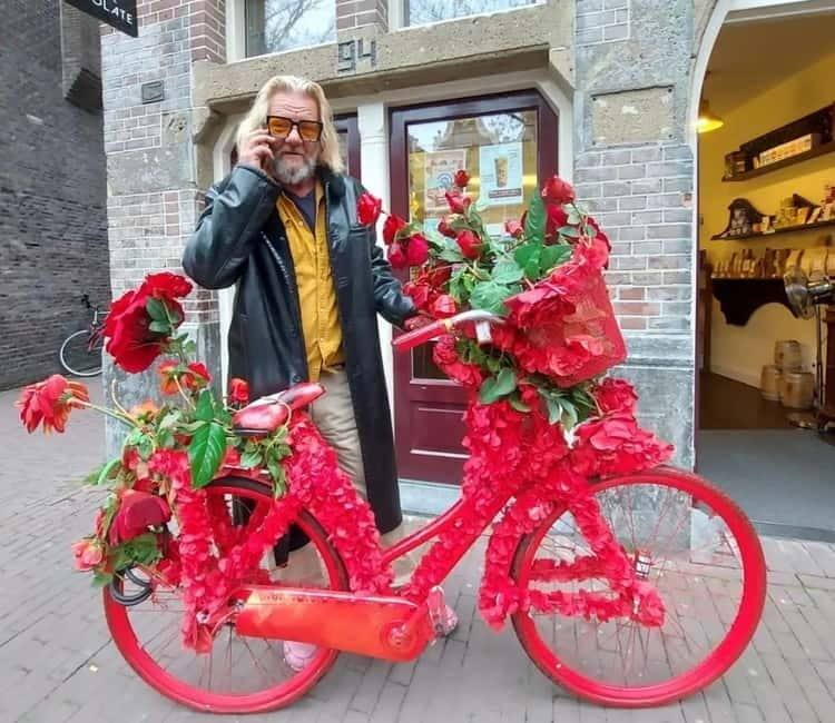 Amsterdam: Explore Canals, Guided Tour on Flower Bikes - Key things to know before you pedal