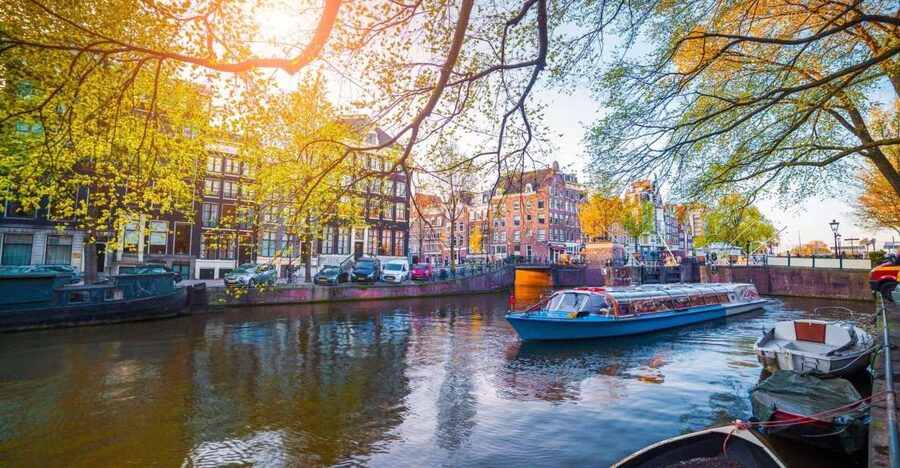 Amsterdam Family Friendly Historical Walking Tour - Picking the right length: 2, 3, or 5 hours for different kid energy levels