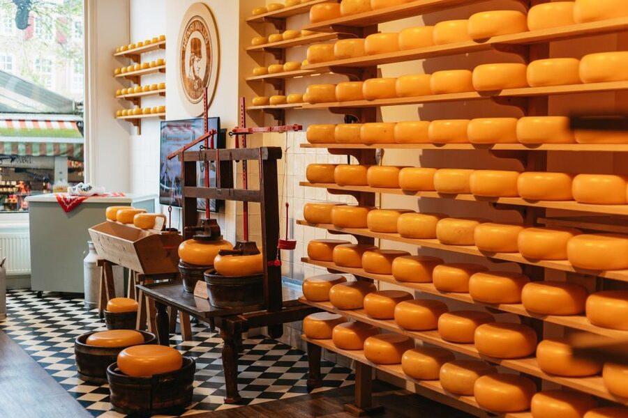 Amsterdam: Food and Culture Walking Tour with Tastings - Your Eight Tastings, Plus Apple Tart for the Sweet Finish