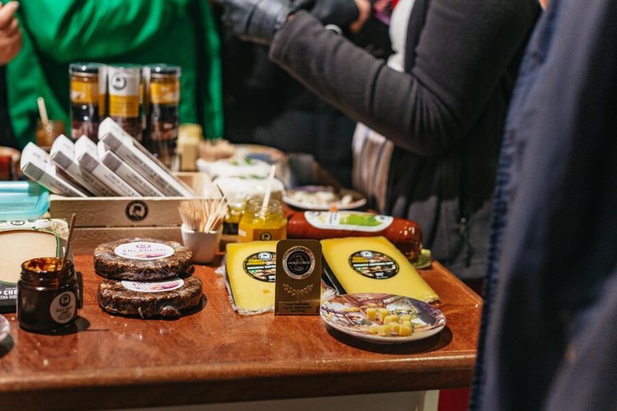 Amsterdam: Food and Culture Walking Tour with Tastings - Start Smart at the Flower Market, Meet by Asian Kitchen