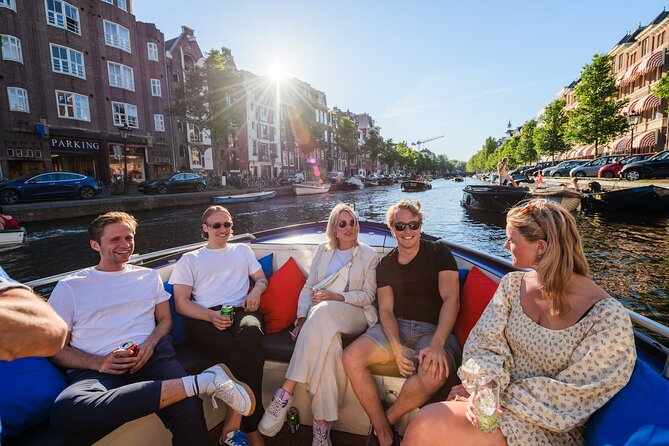Amsterdam: German-speaking boat trip with bar on board - Value check: is $26.70 worth 1 hour on the water?