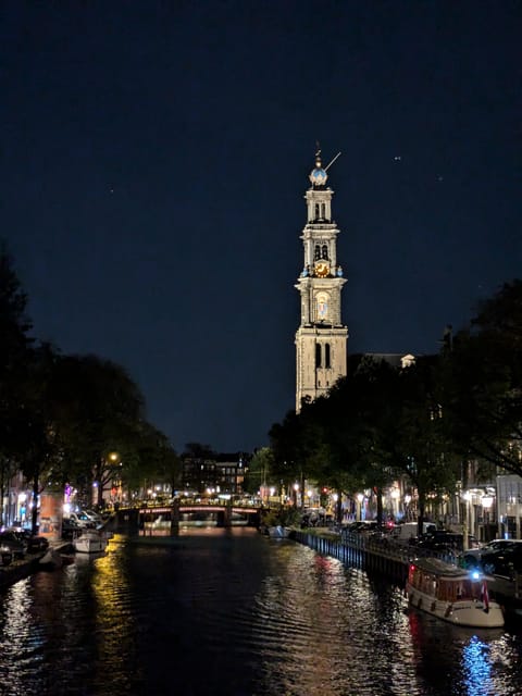 Amsterdam: Ghastly Grachten: ghost stories&dark history tour - Before you start: finding the right office at Those Dam Boat Guys