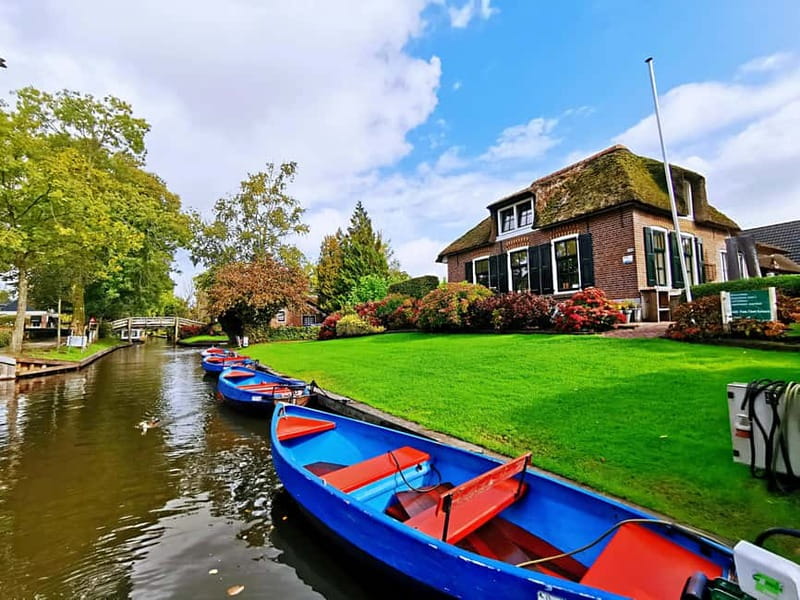 Amsterdam: Giethoorn, Afsluitdijk and Zaanse Schans Day Trip - From Your Amsterdam Hotel to Zaanse Schans, the Day Starts Moving