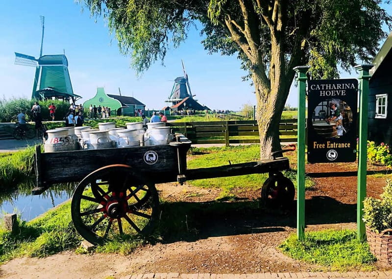 Amsterdam: Giethoorn, Afsluitdijk and Zaanse Schans Day Trip - What Makes the Order of Stops Work