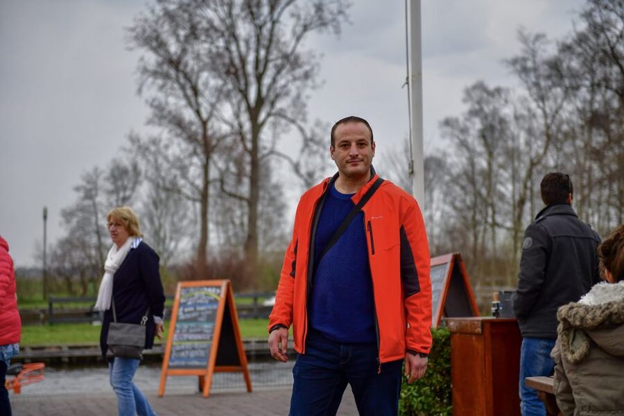 Amsterdam: Giethoorn and Zaanse Schans Windmills Day Tour - Giethoorn Car-Free Charm, Seen the Best Way, From the Water