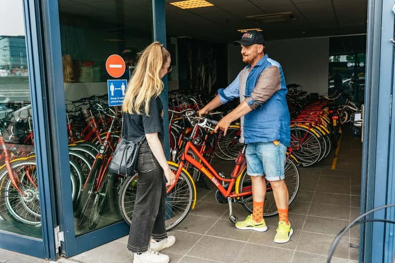 Amsterdam: Guided Bike Tour City Centre in EN/DE/FR/ES - Price and bike-ride value: what $41 really buys you