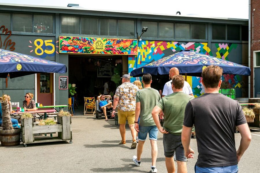 Amsterdam: Guided Craft Beer Brewery Bus Tour with Tastings - Stop 1: Oedipus Brewing, the best kind of first sip
