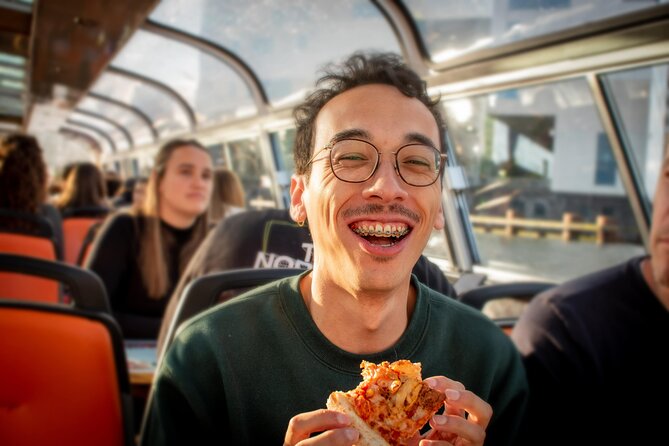 Amsterdam Guided Cruise with New York Pizza, Drinks and Ice Cream - So, Is the Commentary Actually Useful?