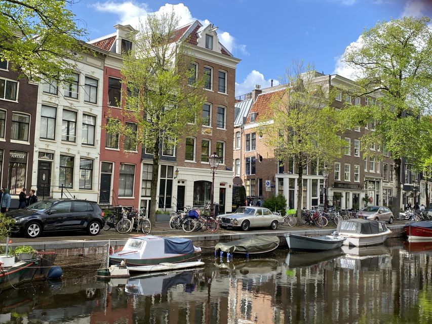 Amsterdam: Guided Off-The-Beaten-Track Walking Tour - Jordaan and canal houses: 17th-century architecture that you can actually read