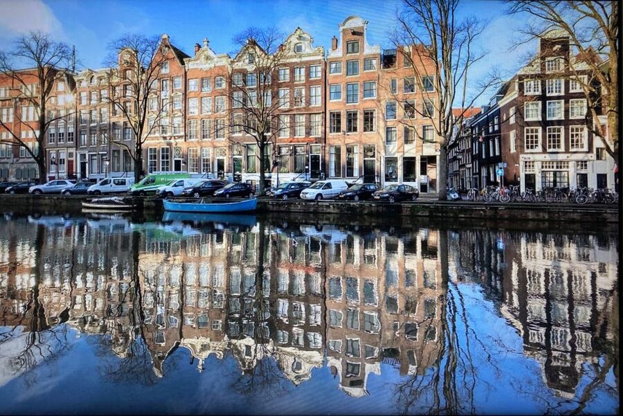 Amsterdam: Guided Off-The-Beaten-Track Walking Tour - Price and time: where the $46 feels fair