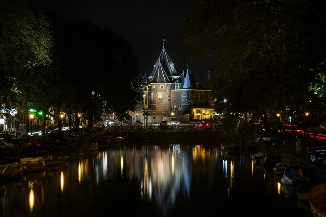 Amsterdam: Haunted History and Ghost Walking Tour - Finding the Tour at Dam Square, Hotel Krasnopolsky