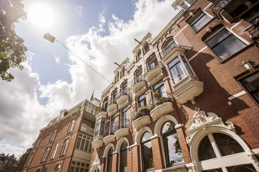 Amsterdam: Hidden Gems & Highlights Guided Bike Tour - What to bring and how to stay comfortable