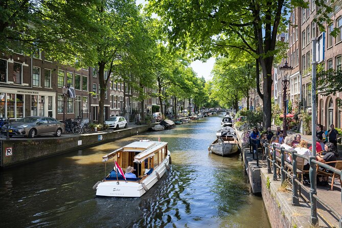 Amsterdam High-End Dutch Food & History Tour - Up to 8 guests - Pacing, mobility, and how the small-group limit helps