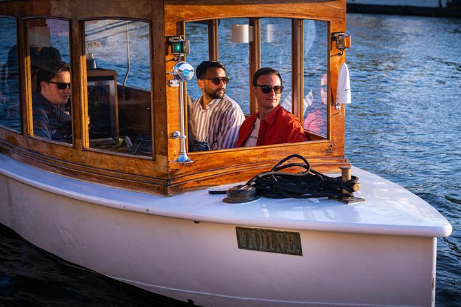 Amsterdam Highlights Canal Cruise with a Drink - Skinny Bridge and Old Town views you simply cannot replicate
