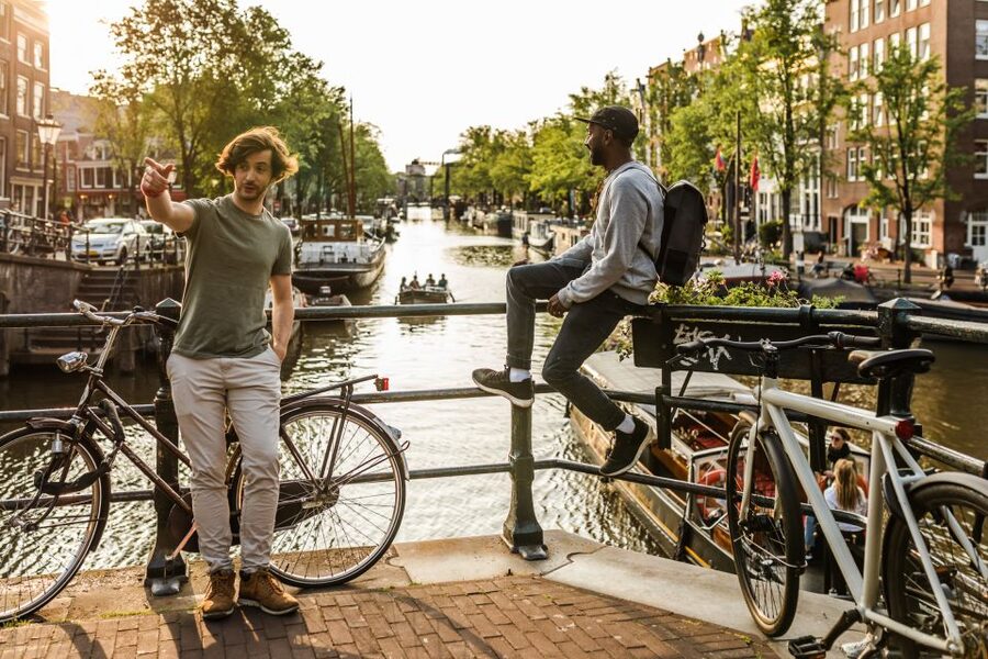 Amsterdam: Highlights & Hidden Gems Private Walking Tour - De 9 Straatjes: micro-neighborhoods, boutiques, and canal-edge charm