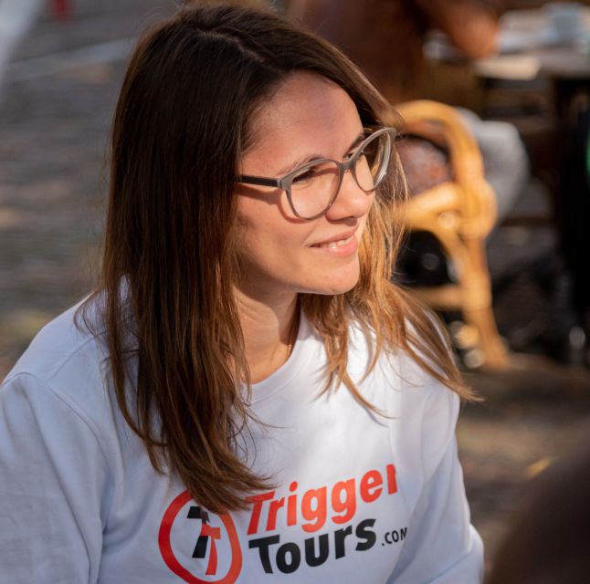 Amsterdam: Highlights & History Walking Tour - Canals and the floating Flower Market street for a very Amsterdam finale