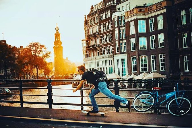 Amsterdam Highlights Walking Tour: Small Group Experience - Getting oriented fast at Bistro Berlage and Beursplein