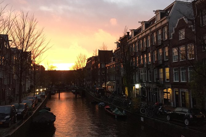 Amsterdam Highlights Walking Tour: Small Group Experience - Ending near the center gives you daylight time to roam