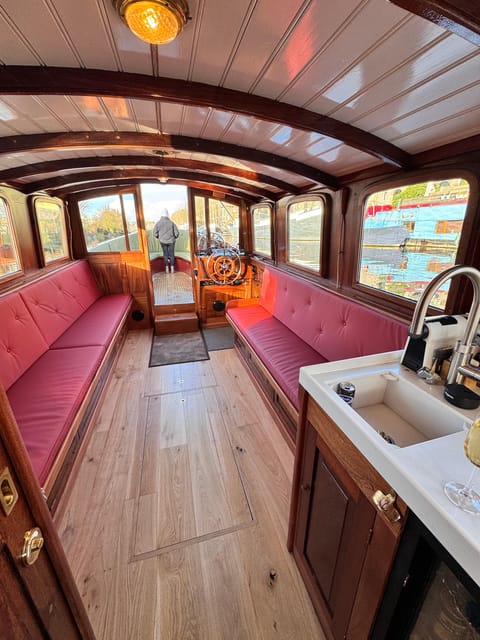 Amsterdam: Historic Boat Cruise with open bar and nibbles - What you get in the open bar, and how to pace it