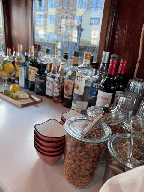 Amsterdam: Historic Boat Cruise with open bar and nibbles - Price and value: $69 for an open bar night on the canals