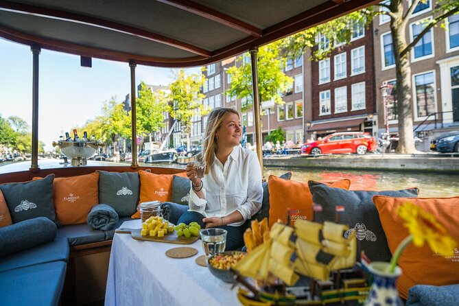 Amsterdam Historic Tour On Classic Saloon Boat - What the Live Commentary Is Like, and Why It Helps