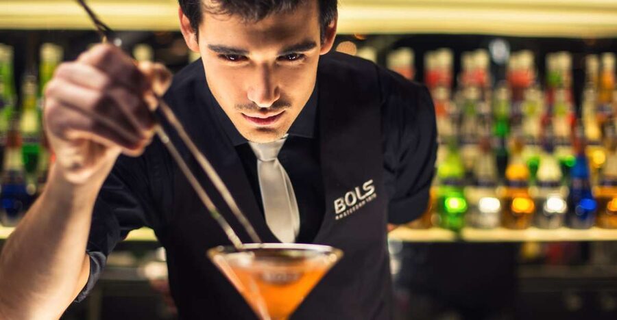 Amsterdam: House of Bols Entry Ticket and Nightlife Ticket - Welcome Drinks, Shots, and the 2-for-1 Moment