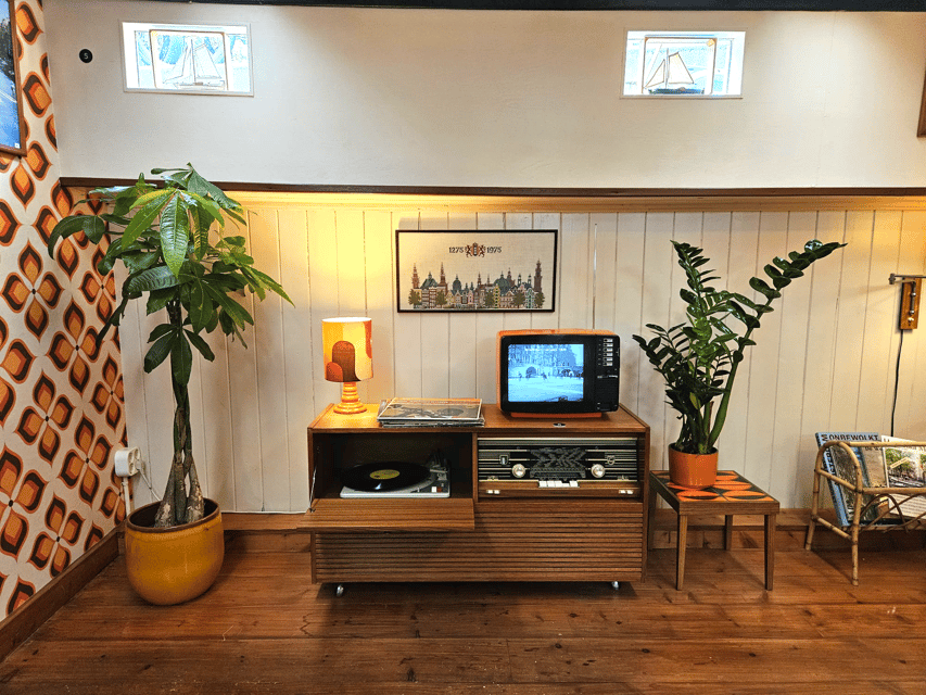 Amsterdam: Houseboat Museum Entry Ticket - The 1970s interior: why the colors feel like a time machine