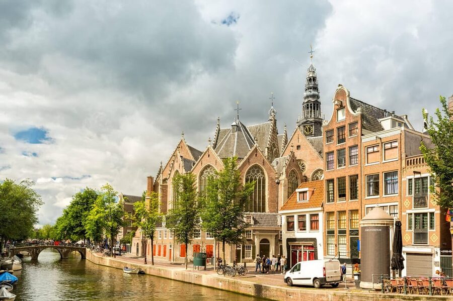 Amsterdam: Introduction walking tour - Price and value: what $131 buys in 2.5 hours