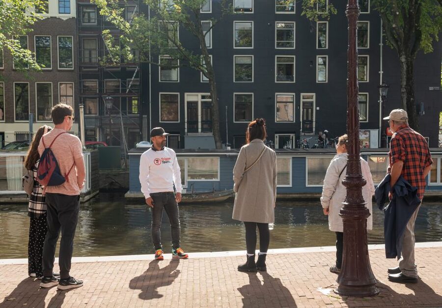 Amsterdam: Jewish Quarter and History Guided Tour - Portuguese Synagogue and the Jewish Historical Museum, Seeing Community Before the Break