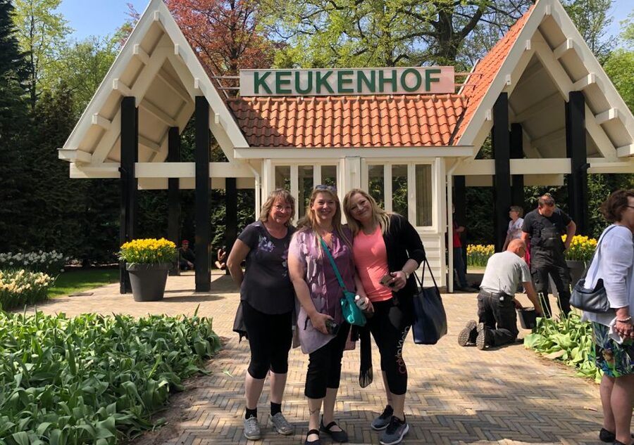 Amsterdam: Keukenhof Tulip Garden and Giethoorn Experience - Walking Time in Giethoorn: Bridges, Footpaths, and a Calm Pace
