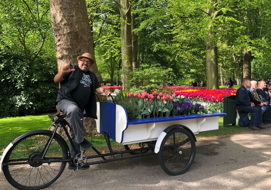 Amsterdam: Keukenhof Tulip Garden and Giethoorn Experience - Keukenhof Tulip Gardens, 3.5 Hours of Color and Smell