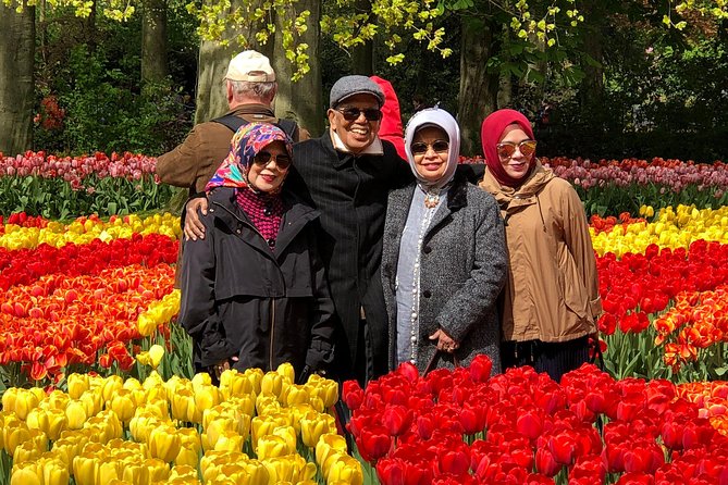 Amsterdam: Keukenhof Tulip Gardens and Giethoorn with Boat Tour - Keukenhof Tulip Gardens: 7 million bulbs, 800 varieties, and real flower-show energy