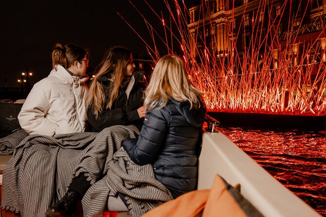 Amsterdam Light Festival: Canal Cruise + Bite & Unlimited Drinks - Quick practical tips so your cruise goes smoothly