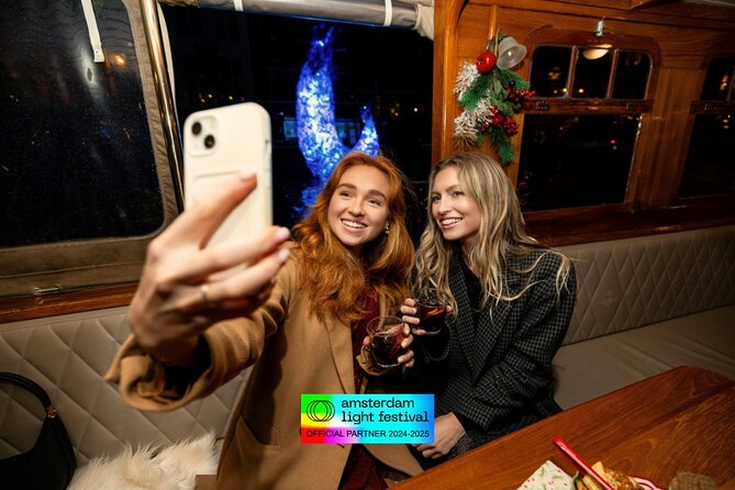 Amsterdam Light Festival: Heated Boat Cruise + Hot Drinks & Bite - What this cruise is really like on the water