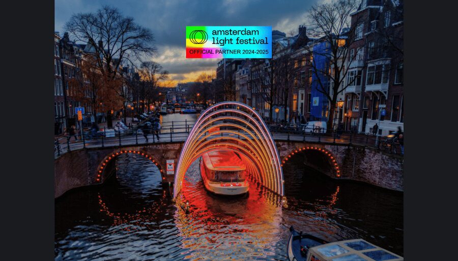 Amsterdam: Light Festival Heated Cruise w/ Drinks & Snacks - Leidsegracht and Brouwersgracht: Strong Canal Reflection Time