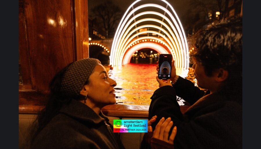 Amsterdam: Light Festival Heated Cruise w/ Drinks & Snacks - Getting on Board at Prins Hendrikkade 33A (Victoria Hotel)