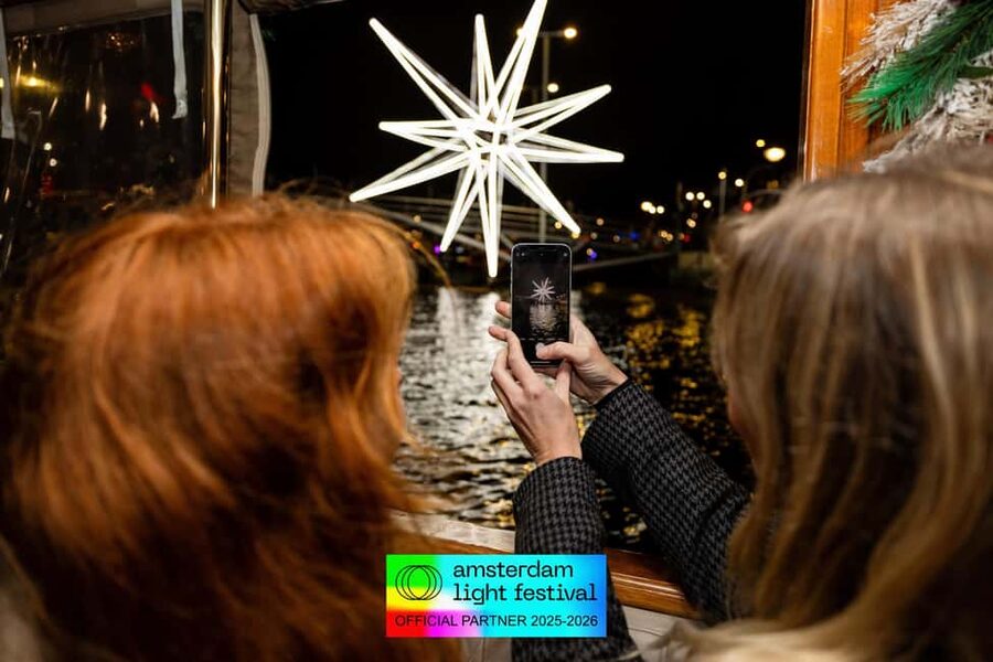 Amsterdam: Light Festival Heated Cruise with Drinks Option - Why this cruise feels calmer than street viewing
