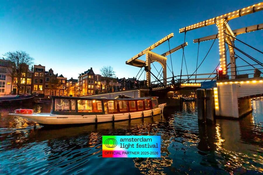 Amsterdam: Light Festival Heated Cruise with Drinks & Snacks - Why a Heated Light-Festival Cruise Beats Wandering in the Cold