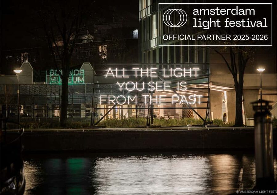Amsterdam Light Festival Live Commentary & Optional Drinks - What you see on the route: IJ River, Herengracht, and the best bridge moments
