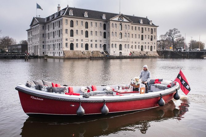 Amsterdam Light Festival: Saloon Boat Cruise + Hot Drinks & Bite - How to Get Better Views on a Chilly, Rainy Night