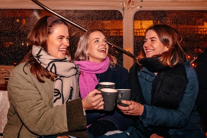 Amsterdam: Light Festival Shared Boat with unlimited drinks - Service style: hosts and captains who keep the mood moving