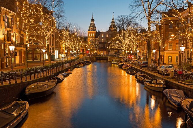 Amsterdam Light Festival Winter Walk with Stroopwafel Workshop - Melly’s StroopWafels: warmth, hands-on making, and a real tasting