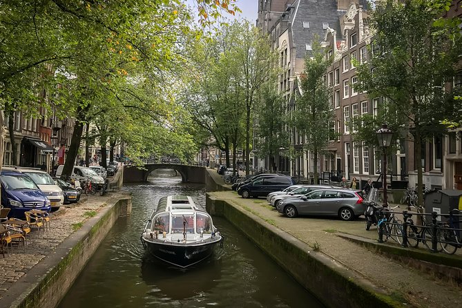 Amsterdam Live Guided Sightseeing Canal Cruise - The route starts on the Amstel, then switches to the classic canals