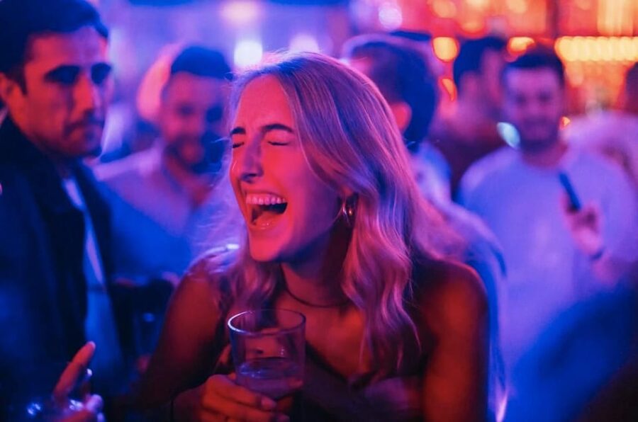 Amsterdam: Ludwig's Halloween Pub Crawl with VIP Club Entry - The bar-to-club rhythm: what you’re actually paying for