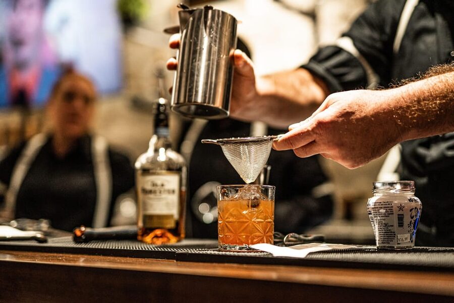 Amsterdam: Ludwig's Hidden Speakeasy Cocktail VIP Tour - Why Amsterdam nightlife works best with a guide and a tight group