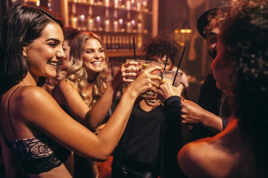 Amsterdam: Ludwig's Hidden Speakeasy Cocktail VIP Tour - How the tour’s 4-speakeasy structure turns into real value